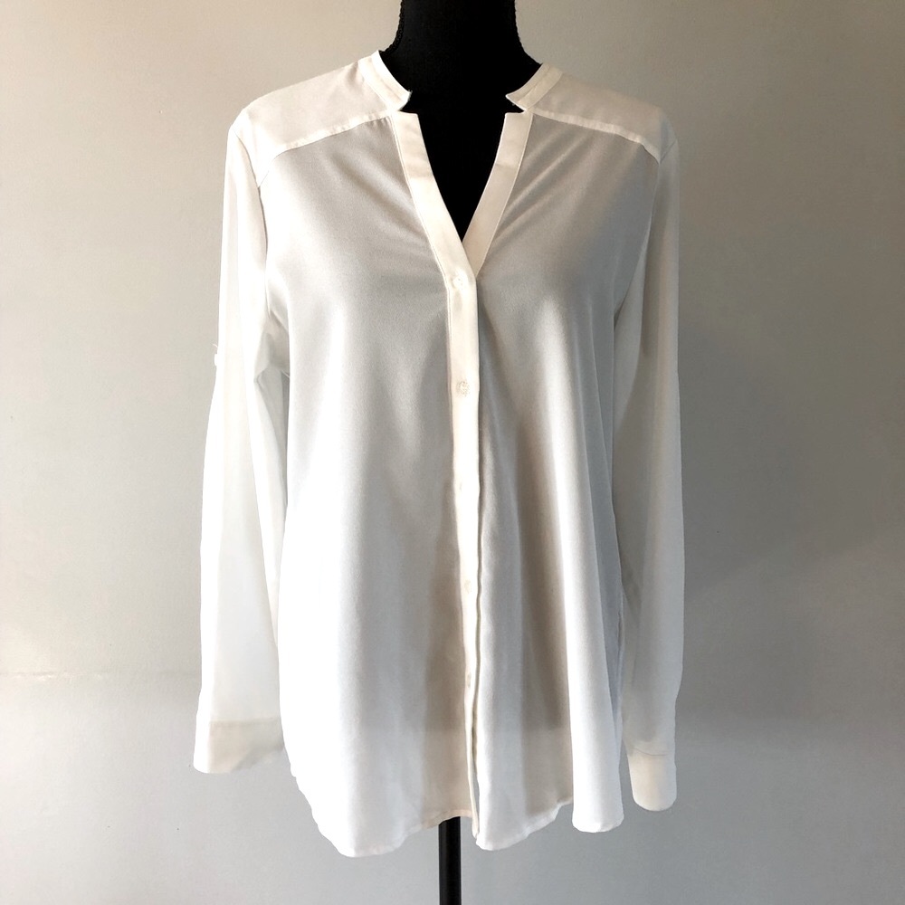 Women’s Karl Lagerfeld Paris Cream Ivory V Neck Blouse size M